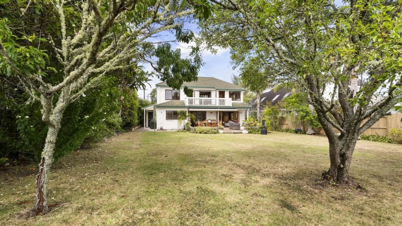 16 Colchester Avenue, Glendowie, Auckland - Carousel 1