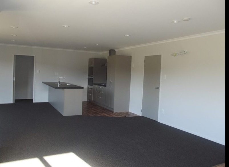 18 Diamond Grove, Brown Owl, Upper Hutt - Carousel 2