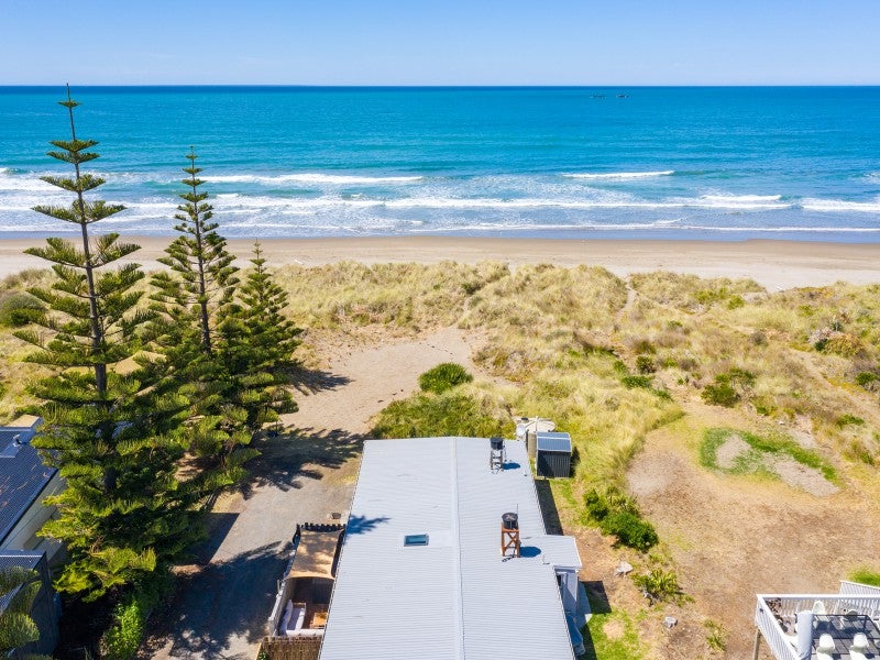 79B Blue Pacific Parade, Riversdale Beach, Masterton - Carousel 1