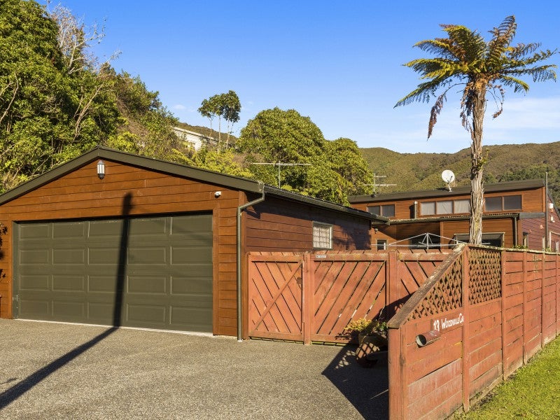 13 Woodvale Grove, Fairfield, Lower Hutt - Carousel 1