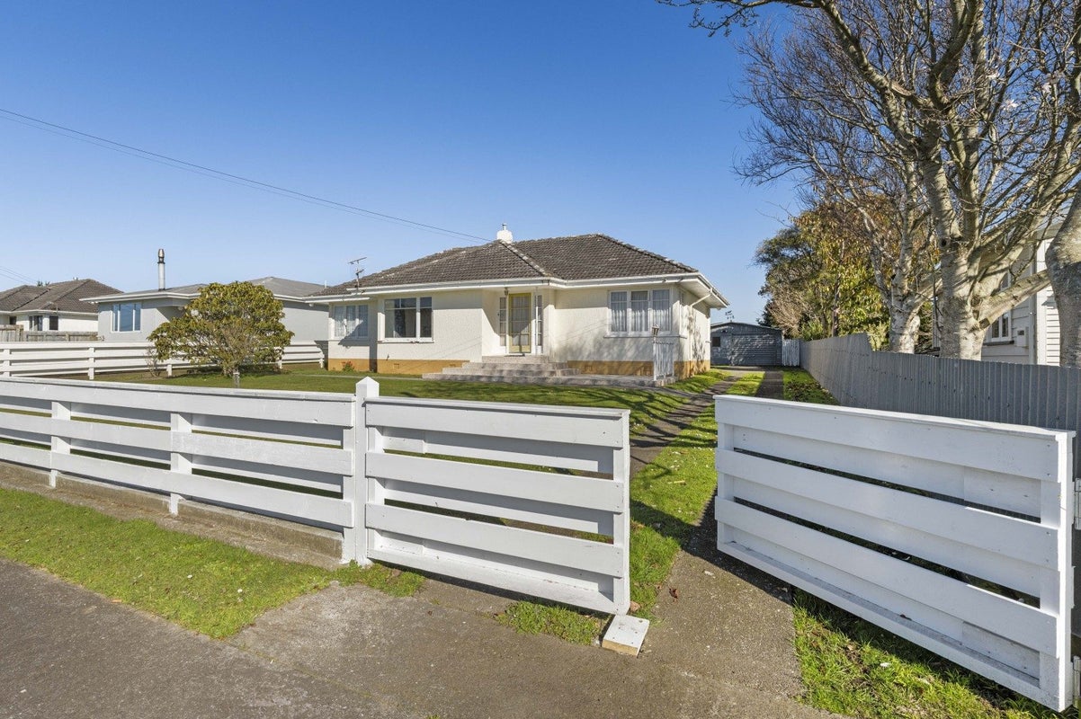 19 Campbell Street, Hawera - Carousel 1