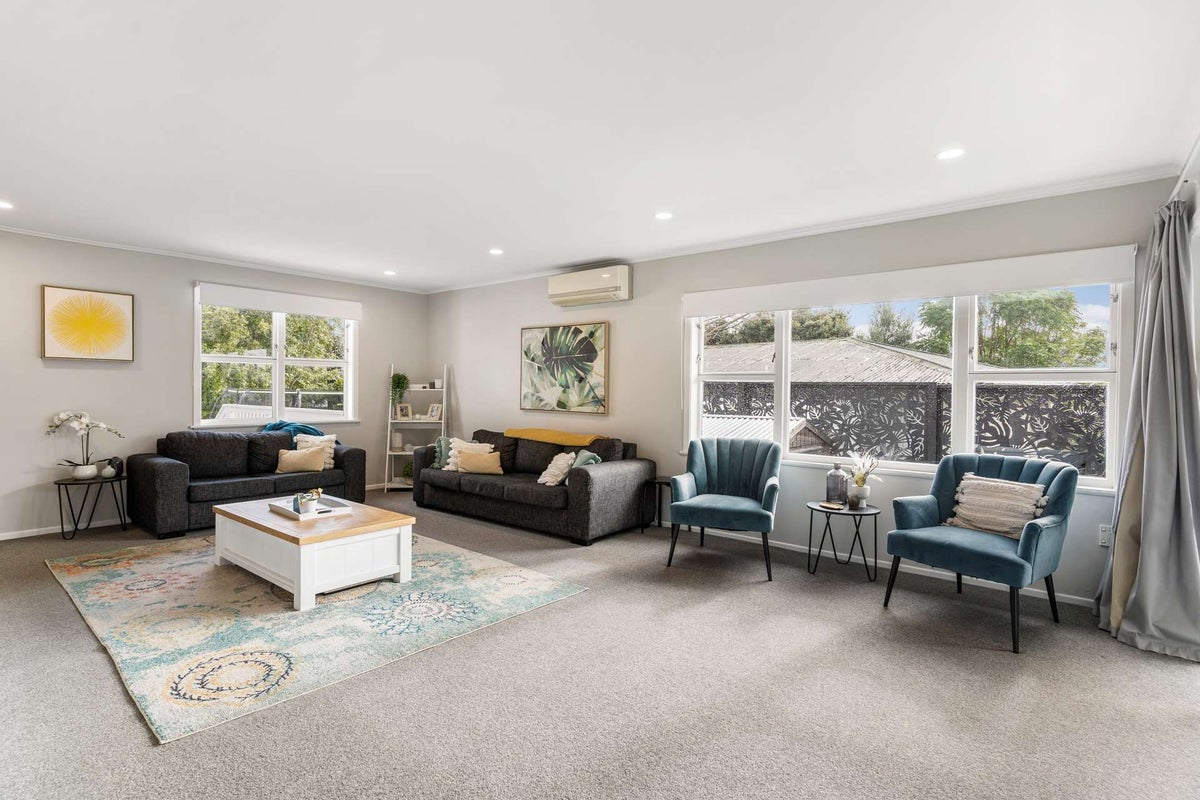 4 Lancaster Road, Beach Haven, Auckland - Carousel 2