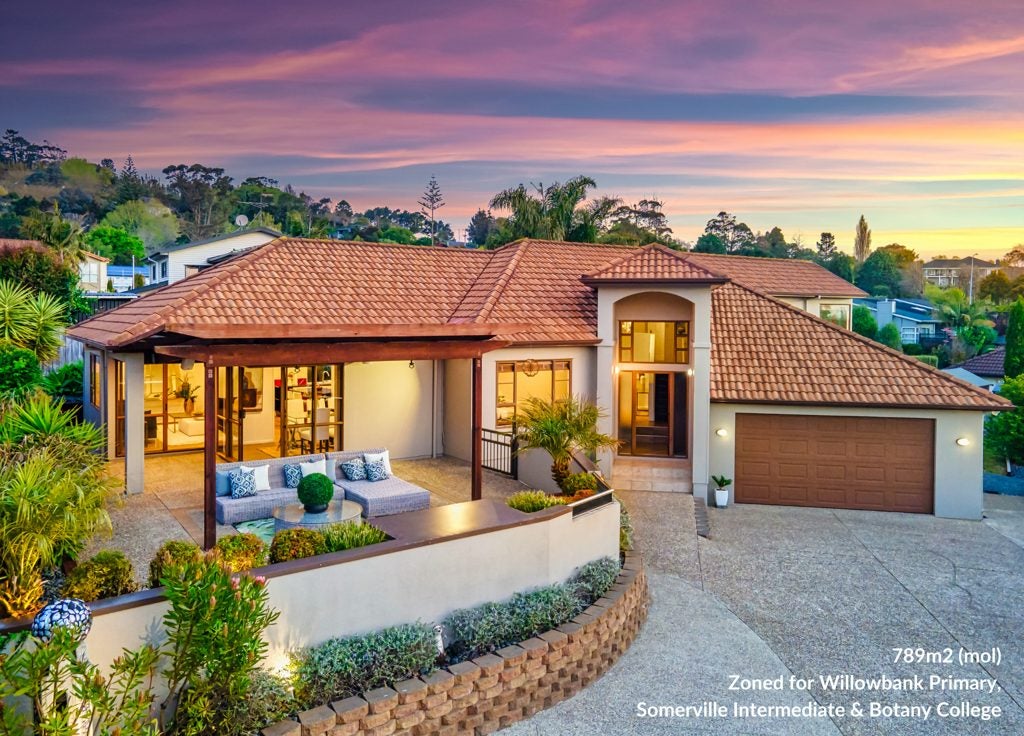 62 Brooke Ridge Rise, East Tamaki Heights, Auckland - Carousel 1