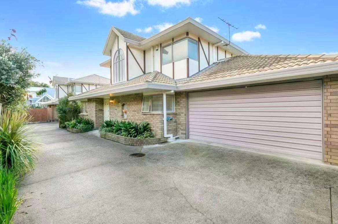 17B Atarangi Road, Greenlane, Auckland - Carousel 1