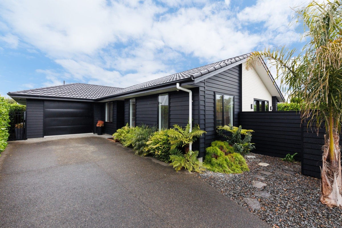 34B Frederick Street, Terrace End, Palmerston North - Carousel 1