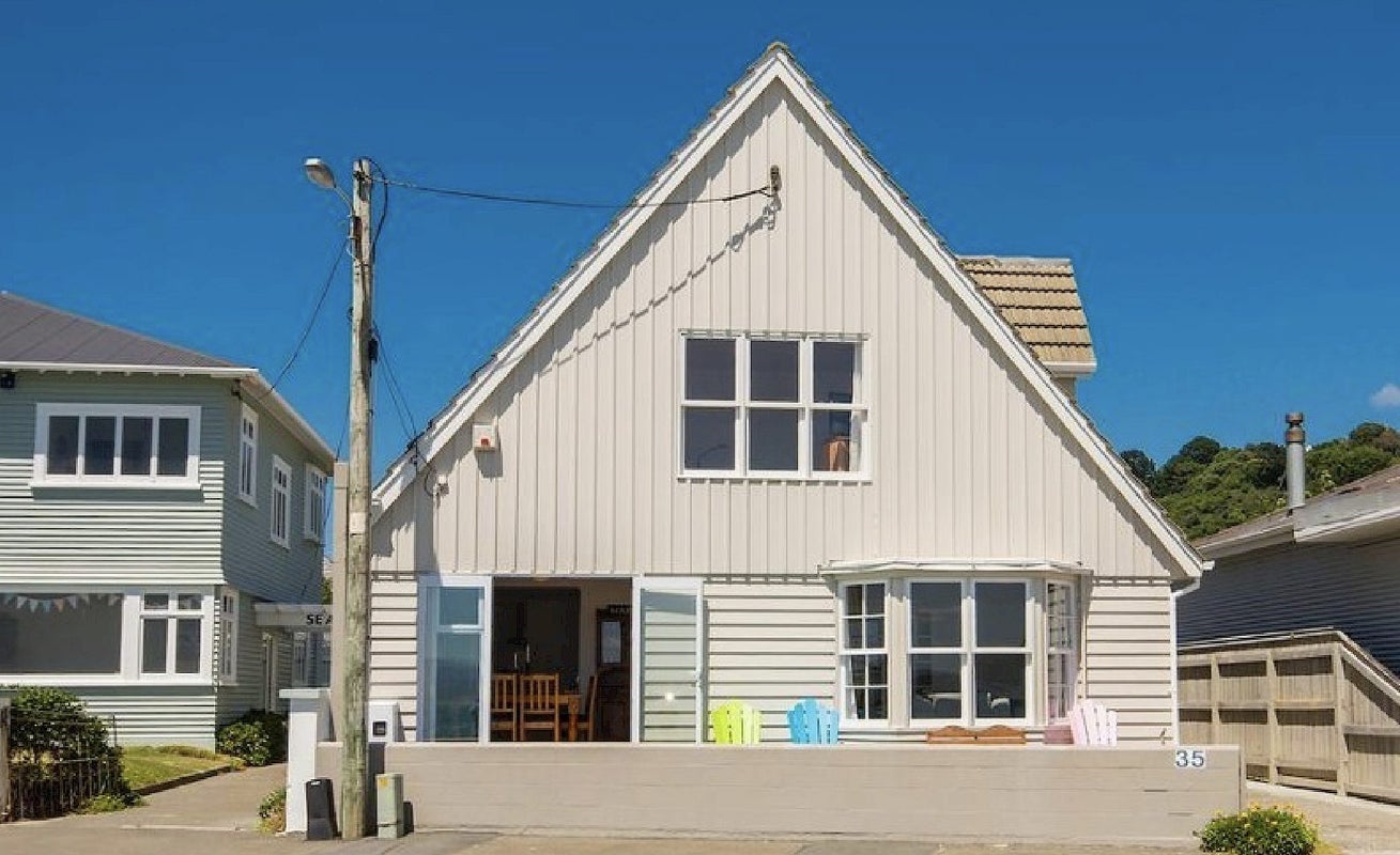 35A Marine Parade, Seatoun, Wellington - Carousel 1