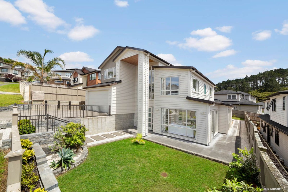 60 Golden Morning Drive, Albany Heights, Auckland - Carousel 2