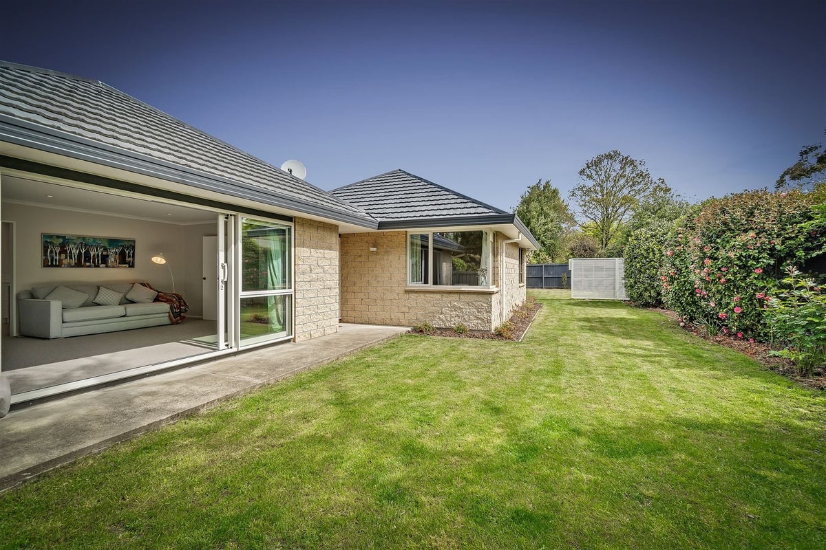 15 Tyndale Place, Ilam, Christchurch - Carousel 1