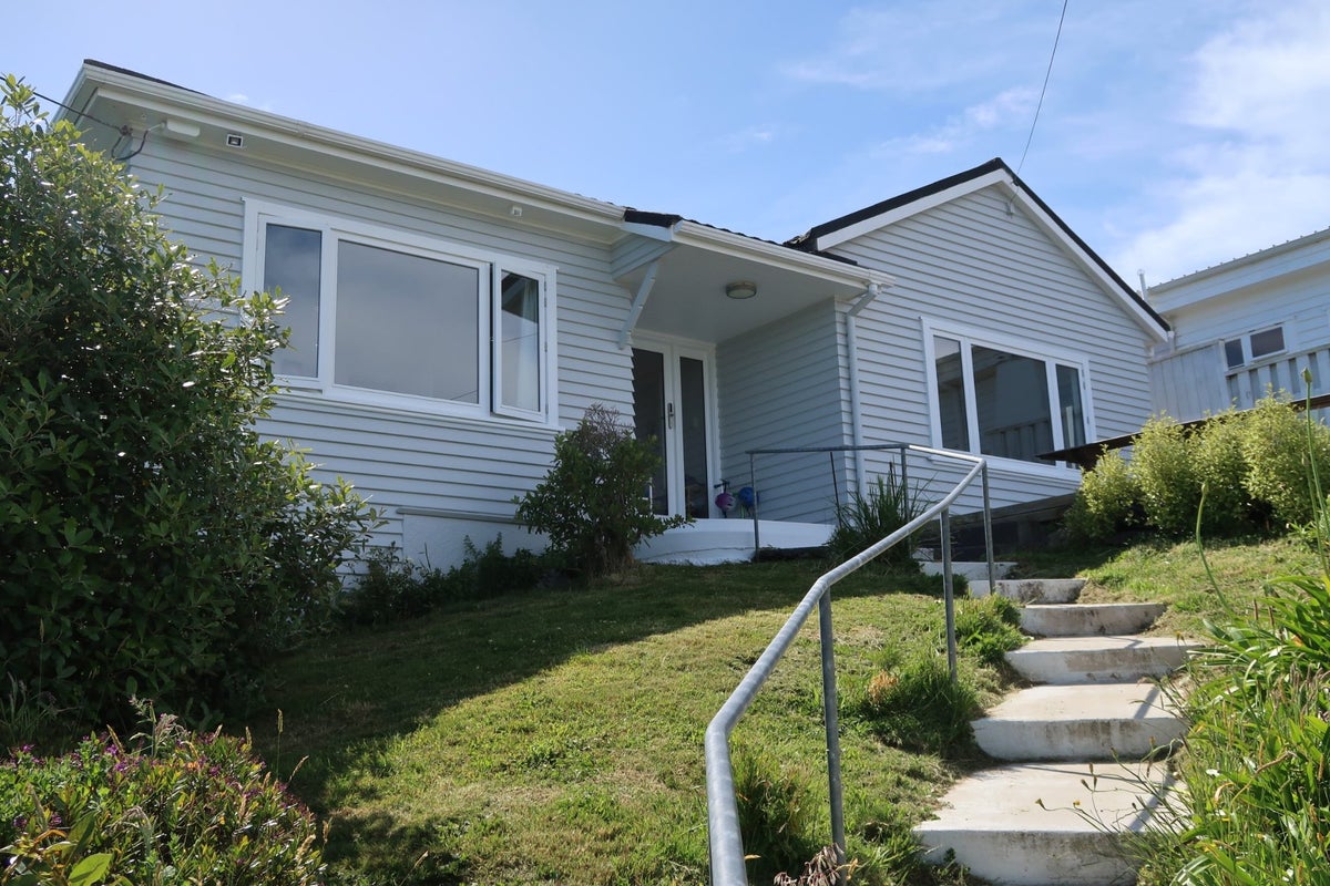 84 Mills Road, Brooklyn, Wellington - Carousel 1