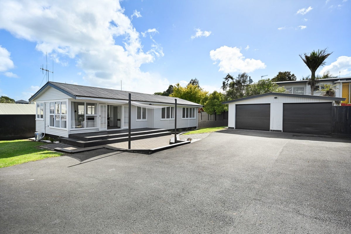 142 Tuhikaramea Road, Dinsdale, Hamilton - Carousel 1