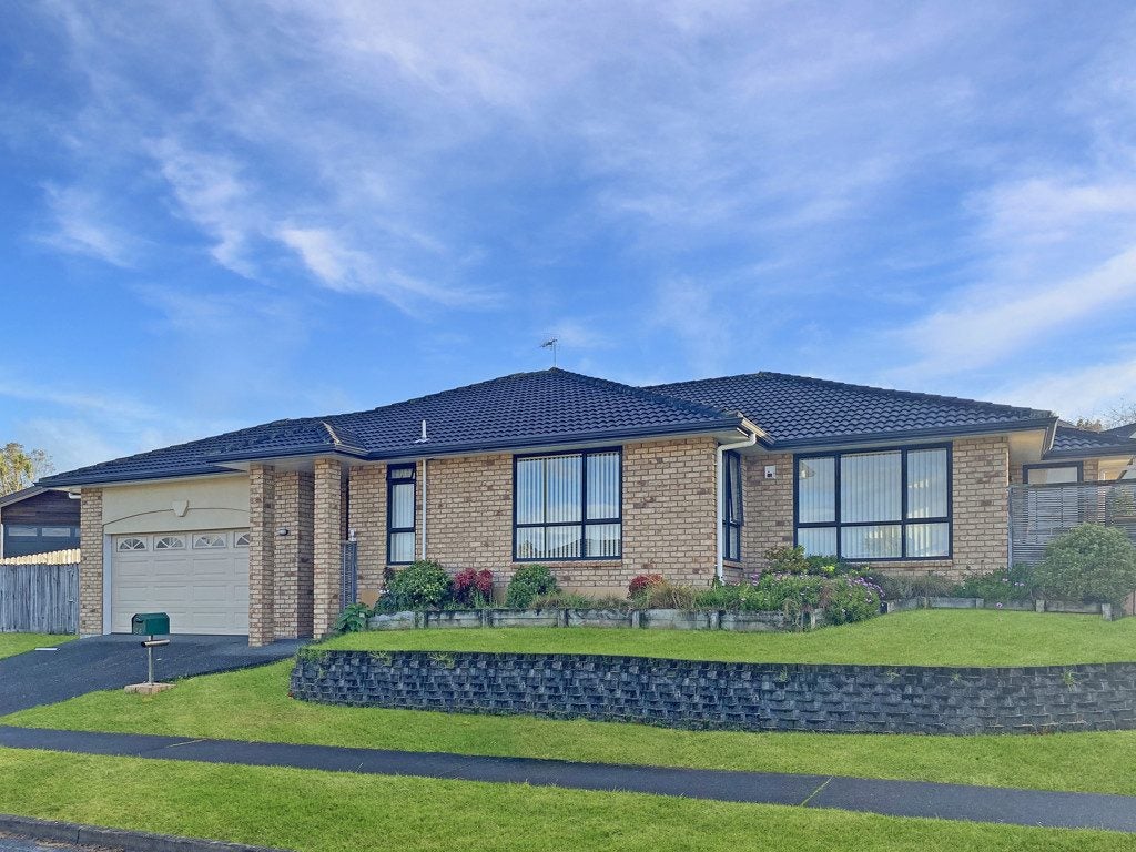 26 Semillon Avenue, Henderson, Auckland - Carousel 1
