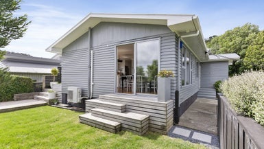 41 Madras Street, Khandallah, Wellington - Carousel 1