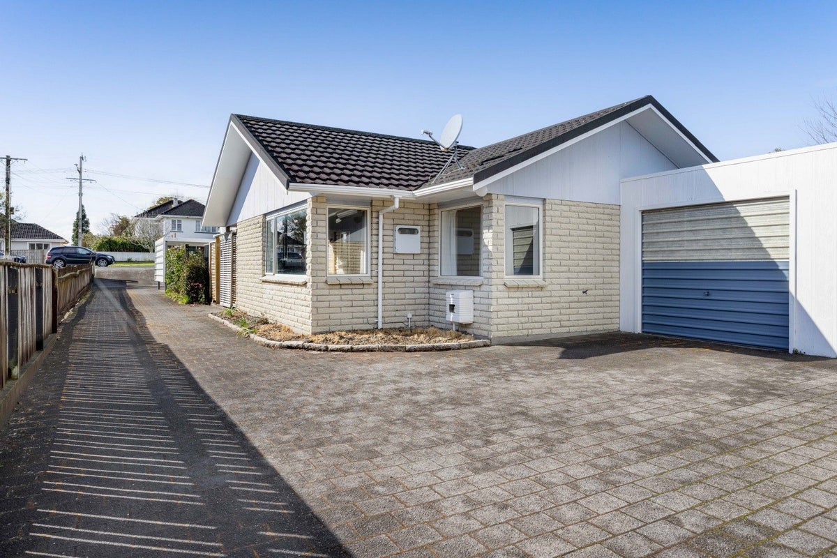 2/59 Wallath Road, Westown, New Plymouth - Carousel 1