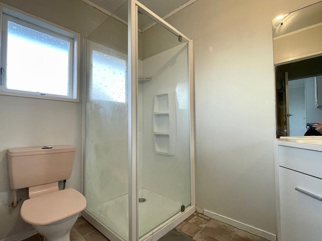 6/27 Nikau Street, New Lynn, Auckland - Carousel 7