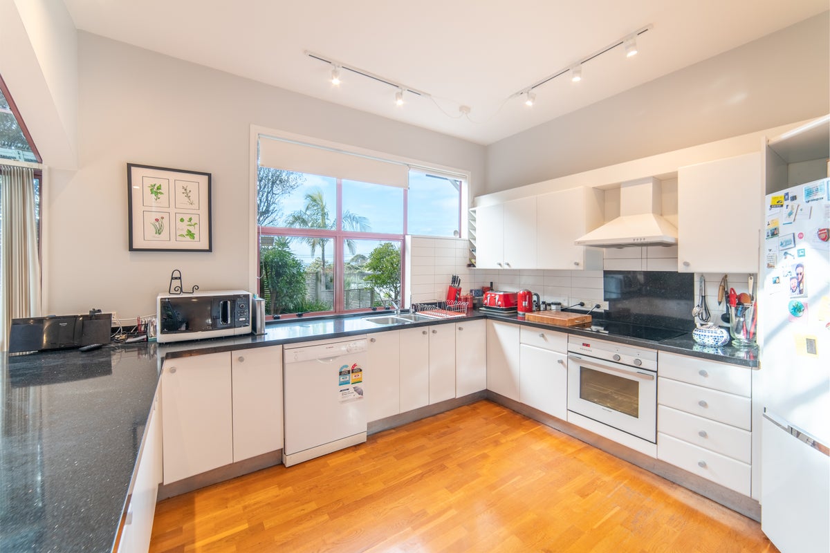 1/98 Churchill Road, Murrays Bay, Auckland - Carousel 2