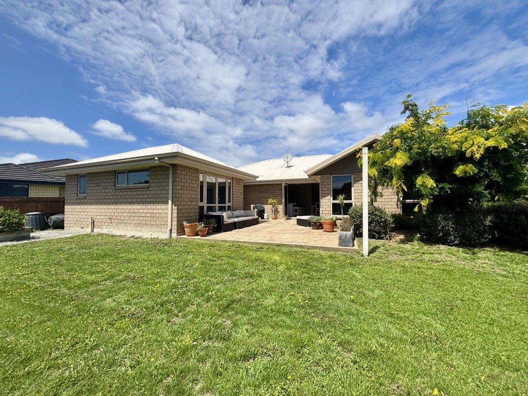 13 Forest Park Drive, Witherlea, Blenheim - Carousel 1