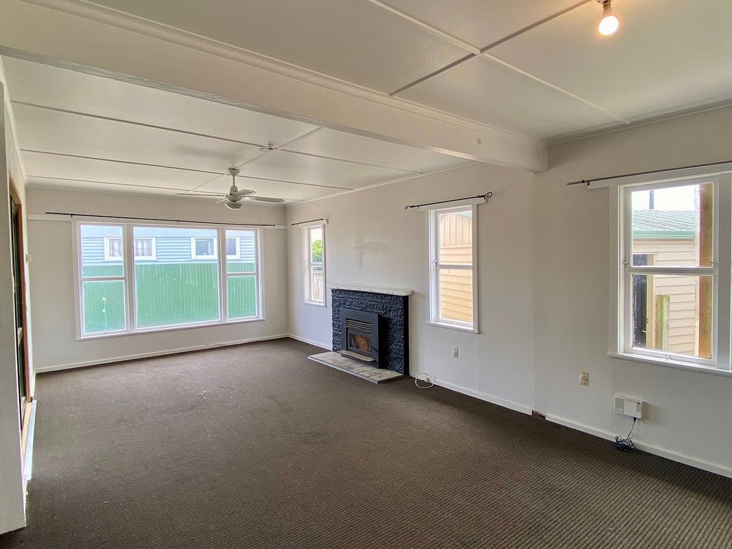 9 Percy Bear Terrace, Onekawa, Napier - Carousel 2