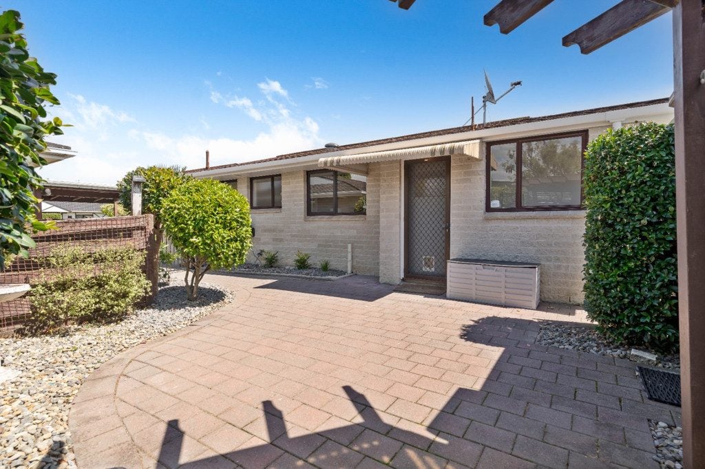 1 Cobham Place, Solway, Masterton - Carousel 20