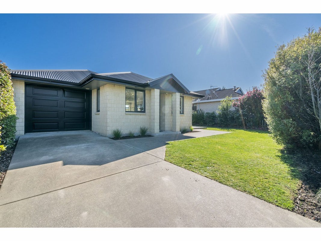 37 Vogel Place, Waikiwi, Invercargill - Carousel 2