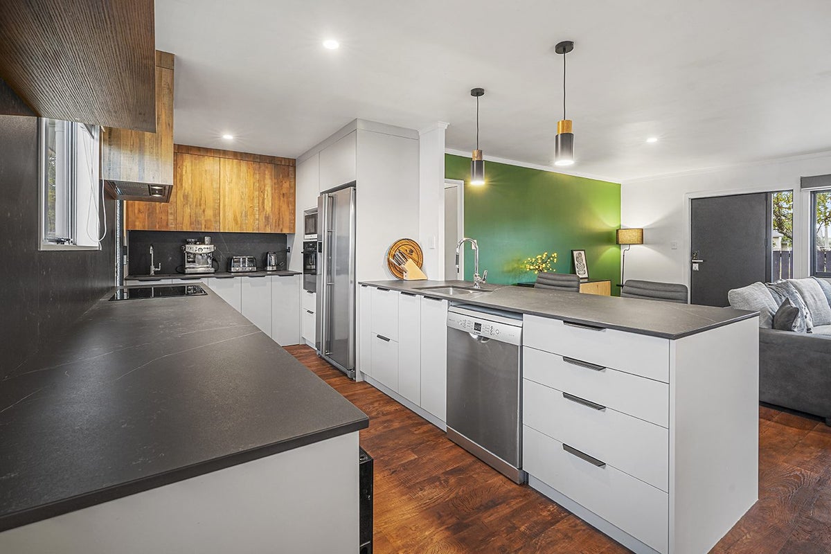 1 Roy Street, Nawton, Hamilton - Carousel 1