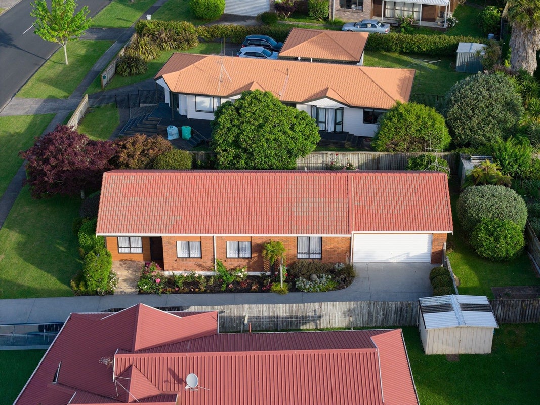 69 Endeavour Avenue, Flagstaff, Hamilton - Carousel 2
