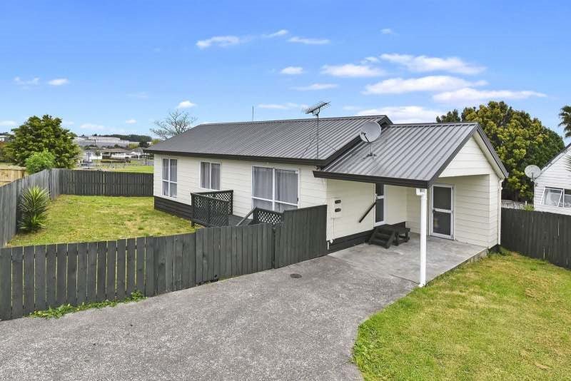 2/20 Solveig Place, Randwick Park, Auckland - Carousel 2
