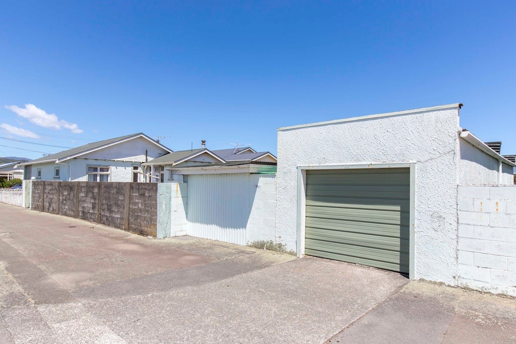 65 Kensington Avenue, Petone, Lower Hutt - Carousel 5