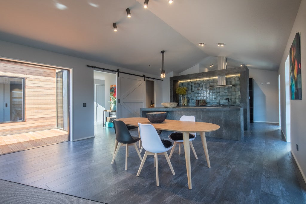 52 Warren Street, Wanaka - Carousel 2