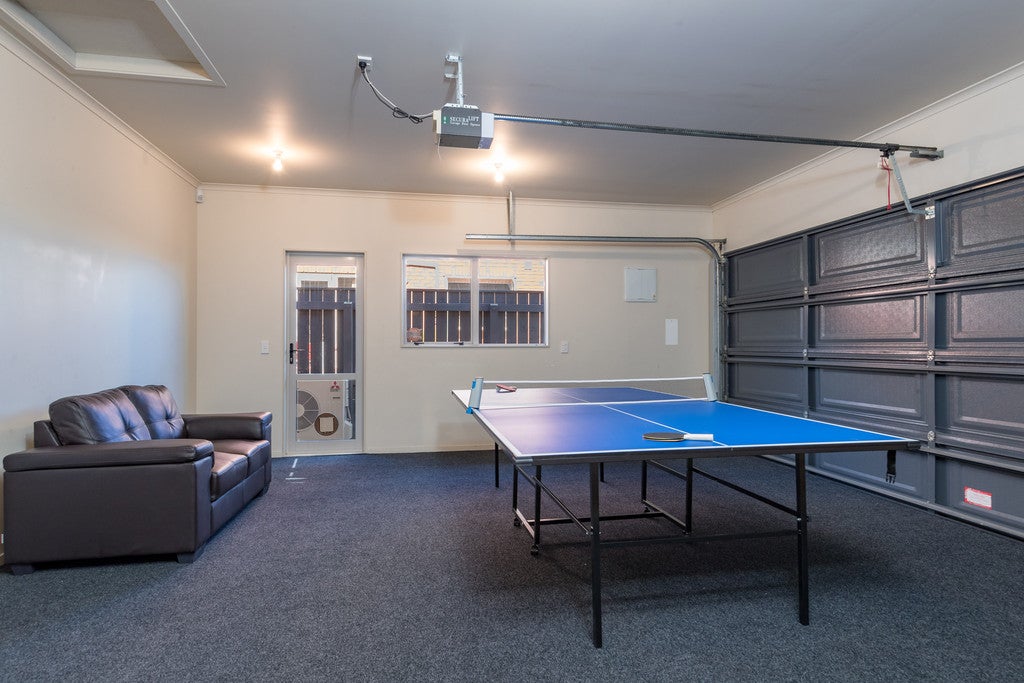 4 Silver Pine Avenue, Woodridge, Wellington - Carousel 18