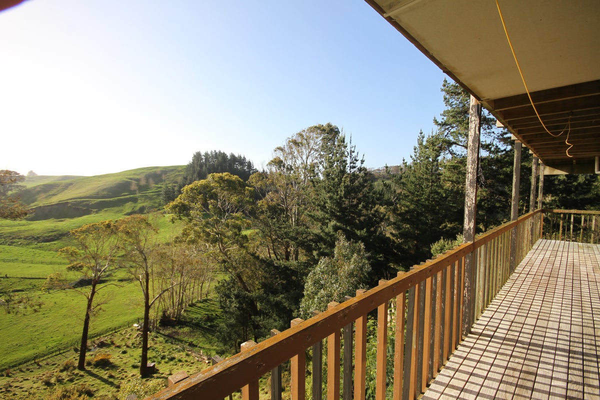 13 Tulloch Street, Saint Johns Hill, Whanganui - Carousel 2