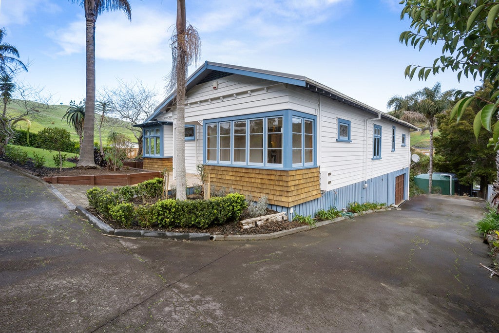 62 Carlton Crescent, Maraetai, Auckland - Carousel 1