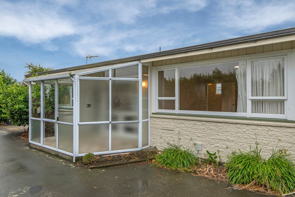 2/21 Prestons Road, Redwood, Christchurch - Carousel 1