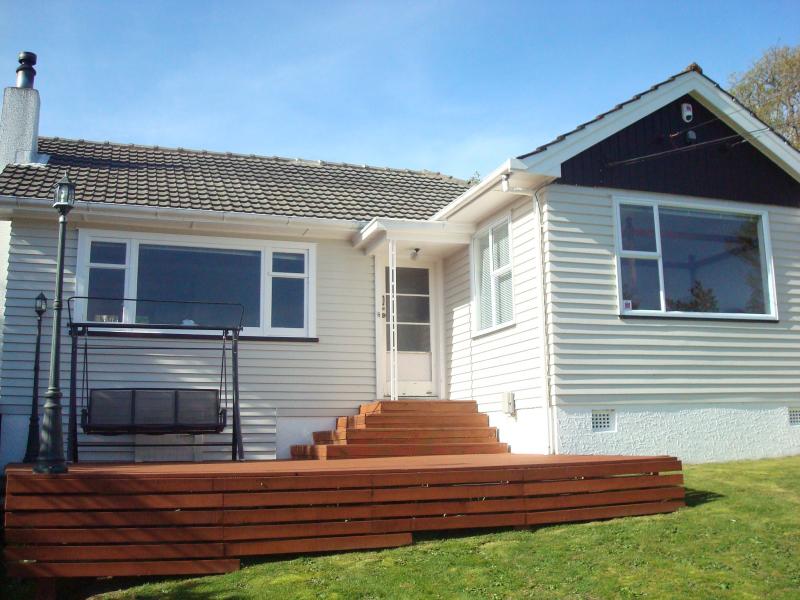7 Peel Place, Wainuiomata, Lower Hutt - Carousel 1