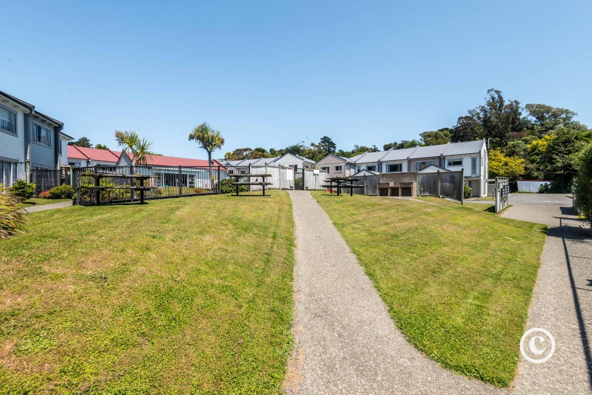 2/232 Middleton Road, Glenside, Wellington - Carousel 16