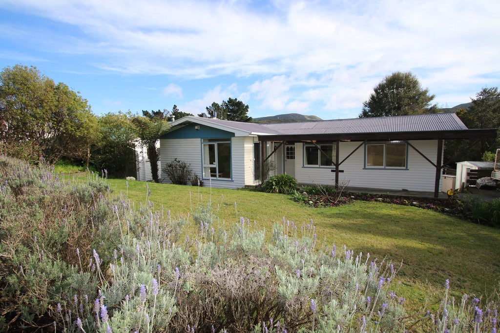 72 Holborn Drive, Stokes Valley, Lower Hutt - Carousel 2