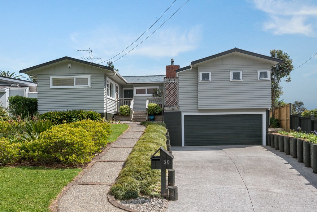 30 Trelawn Place, Cockle Bay, Auckland - Carousel 1
