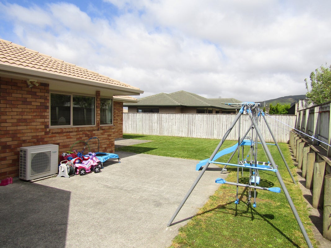 4 Percy Kinsman Crescent, Riverstone Terraces, Upper Hutt - Carousel 10
