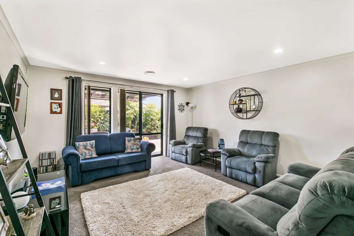 10 Carrington Drive, Papamoa Beach, Papamoa - Carousel 2