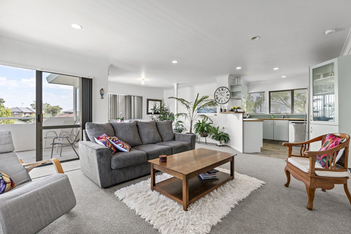 12 Thornlea Drive, Welcome Bay, Tauranga - Carousel 1