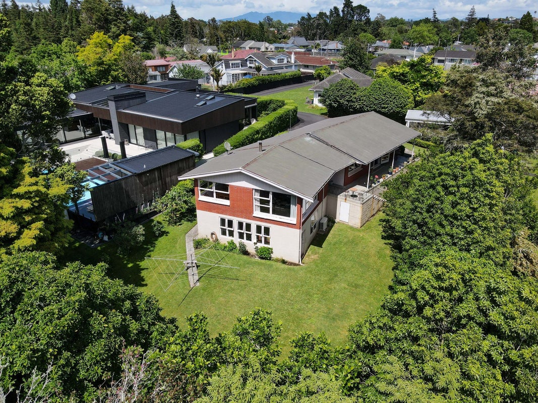 386 Ulster Street, Beerescourt, Hamilton - Carousel 1