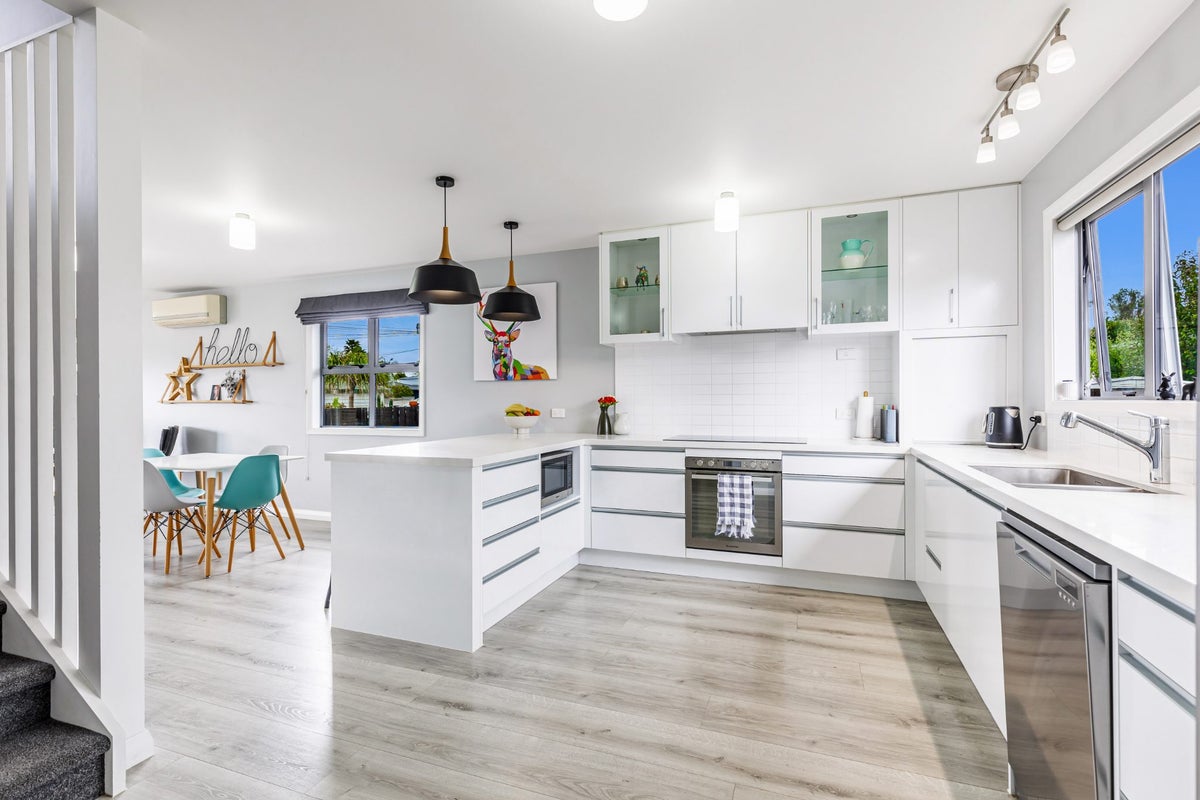 103A Wharf Road, Te Atatu Peninsula, Auckland - Carousel 2