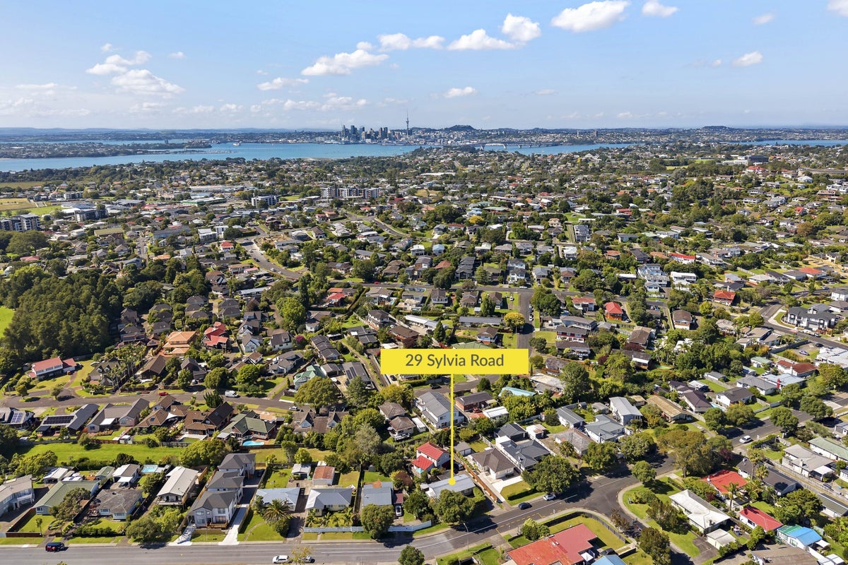 29 Sylvia Road, Hillcrest, Auckland - Carousel 14