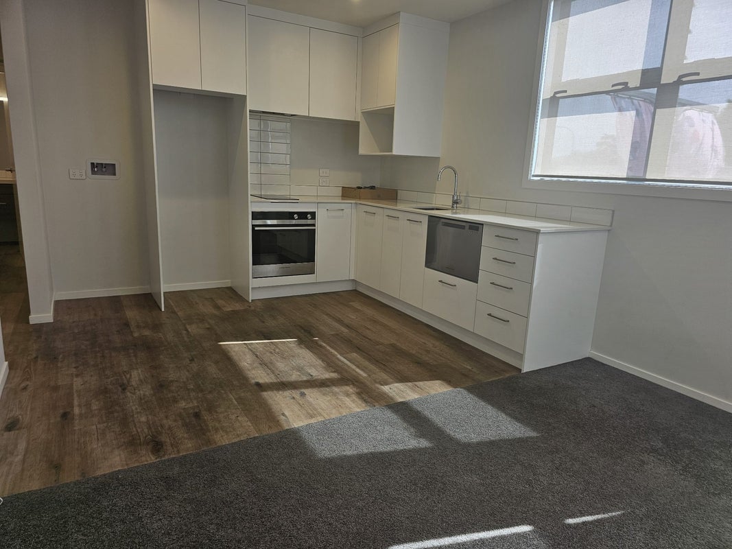 3/2A Gibbons Street, Upper Hutt Central, Upper Hutt - Carousel 1