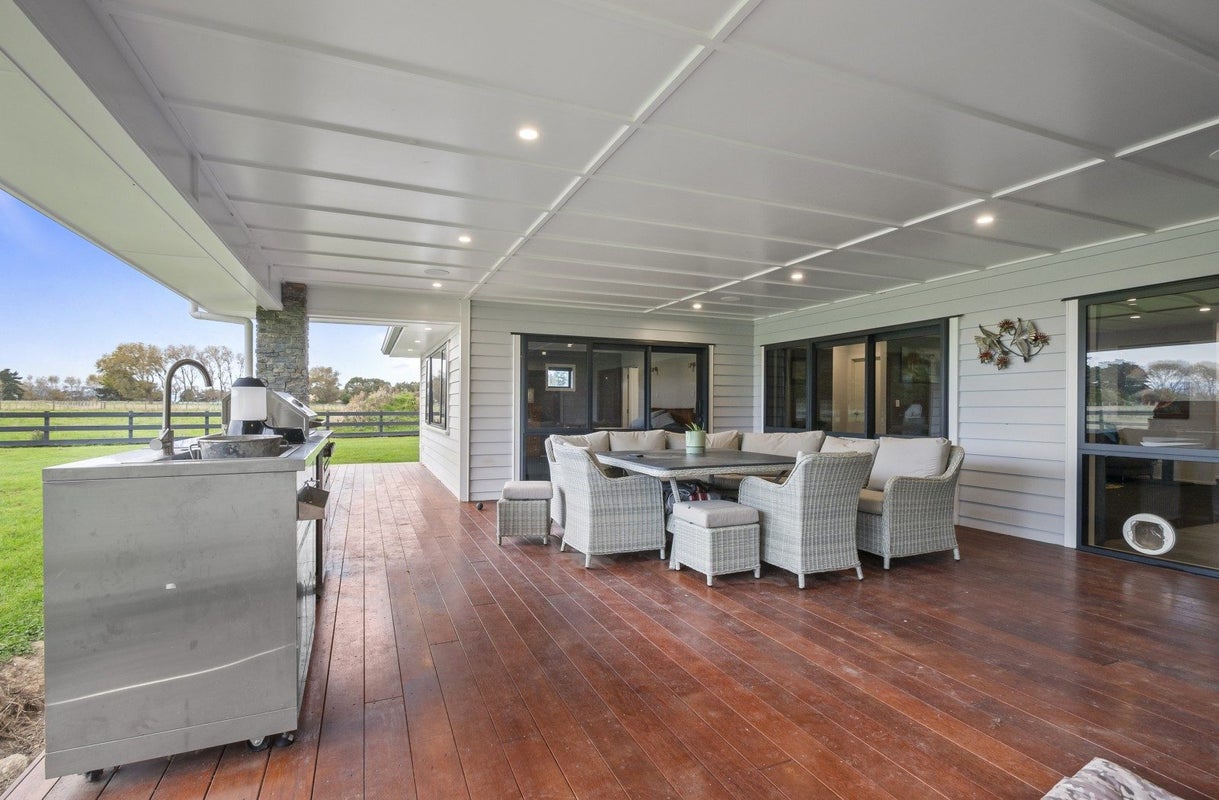 1218 Rangitikei Line, Newbury, Palmerston North - Carousel 1