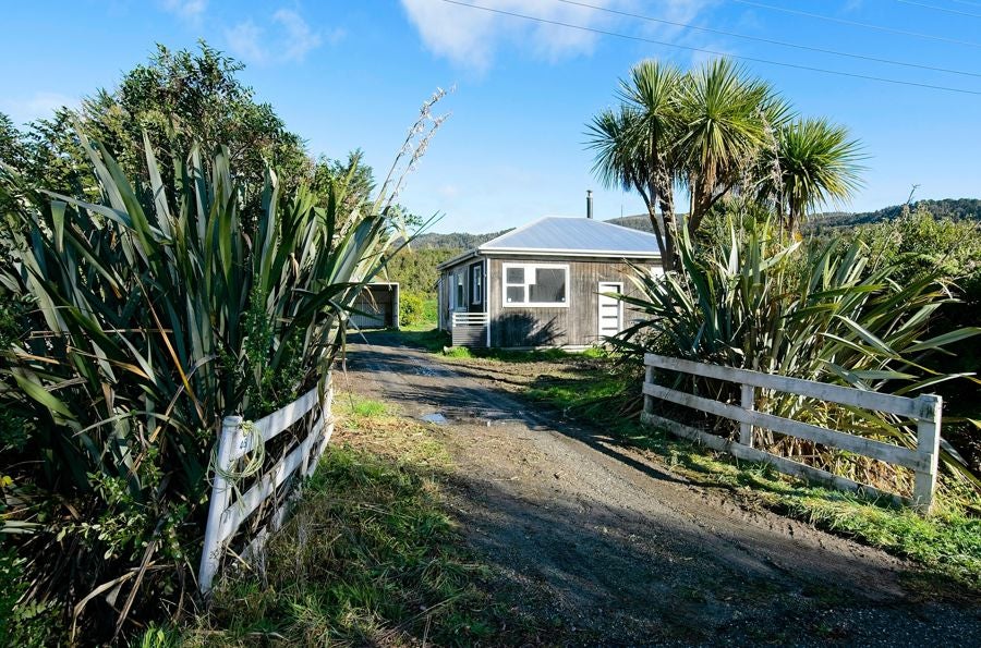 46 Gladstone Street, Seddonville, Westport - Carousel 1