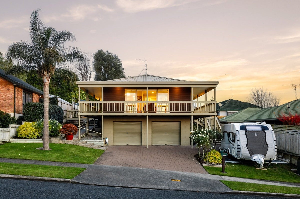 47 Western Heights Drive, Western Heights, Hamilton - Carousel 1