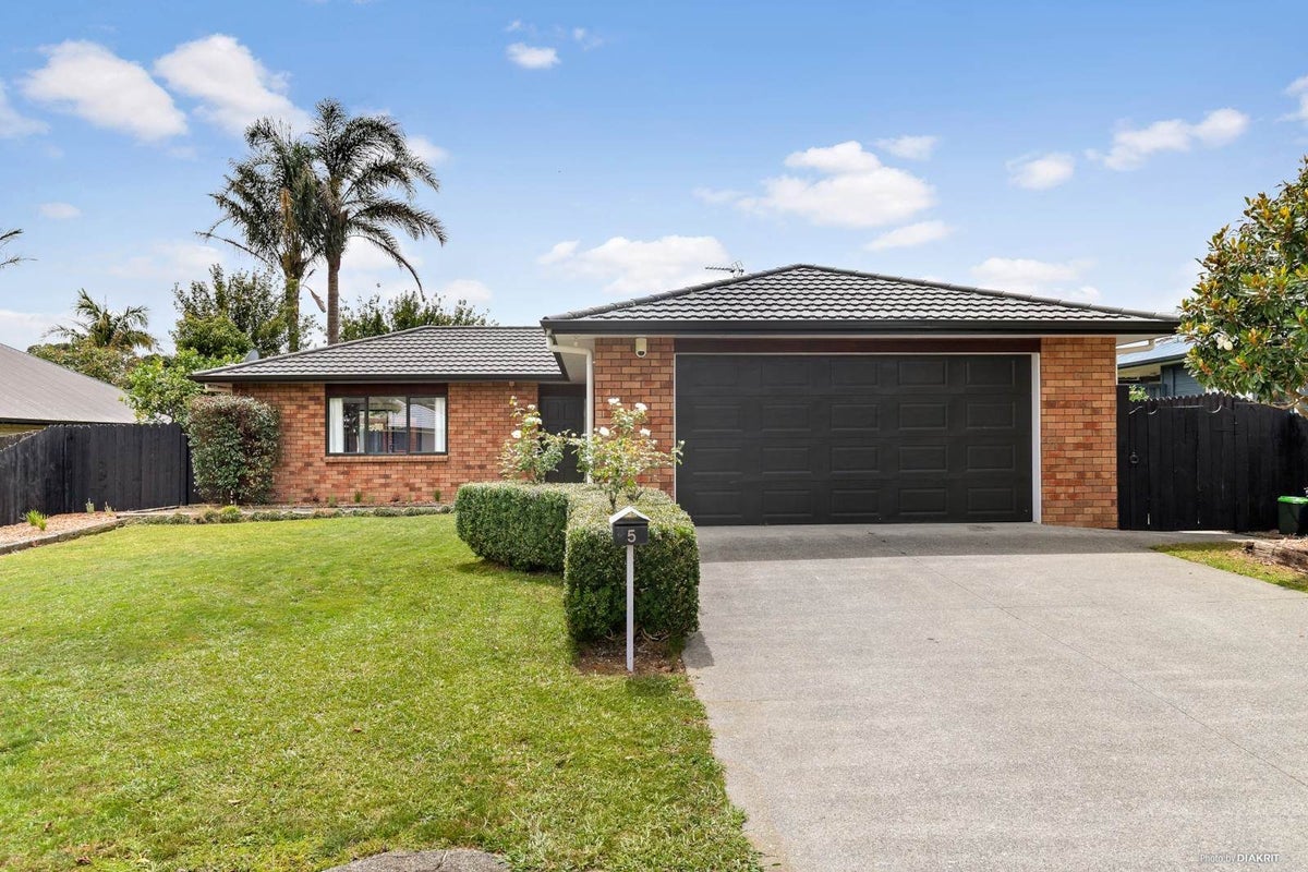 5 Four Oaks Place, Pukekohe, Pukekohe - Carousel 2