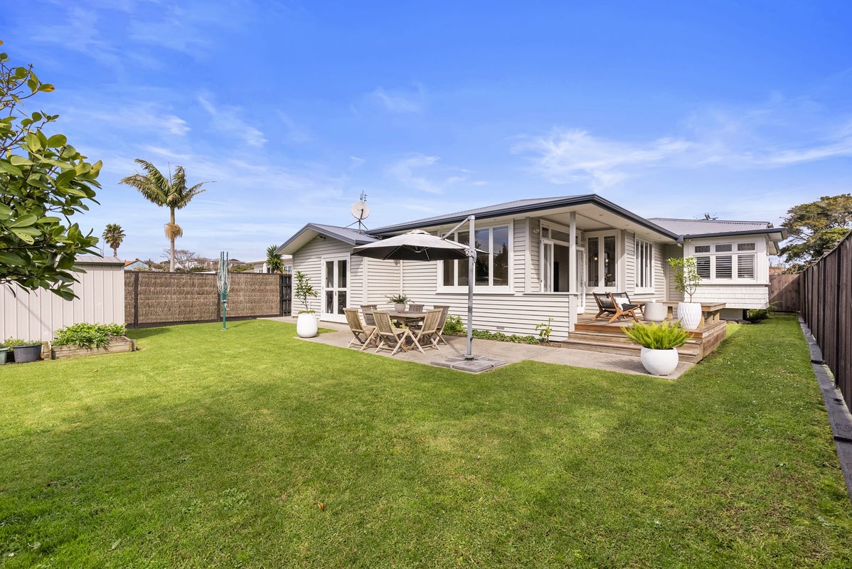 45 Margaret Avenue, Mount Albert, Auckland - Carousel 2
