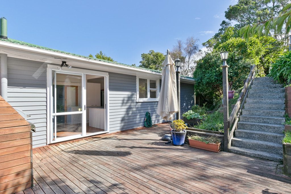 5 Dominion Park Street, Johnsonville, Wellington - Carousel 2