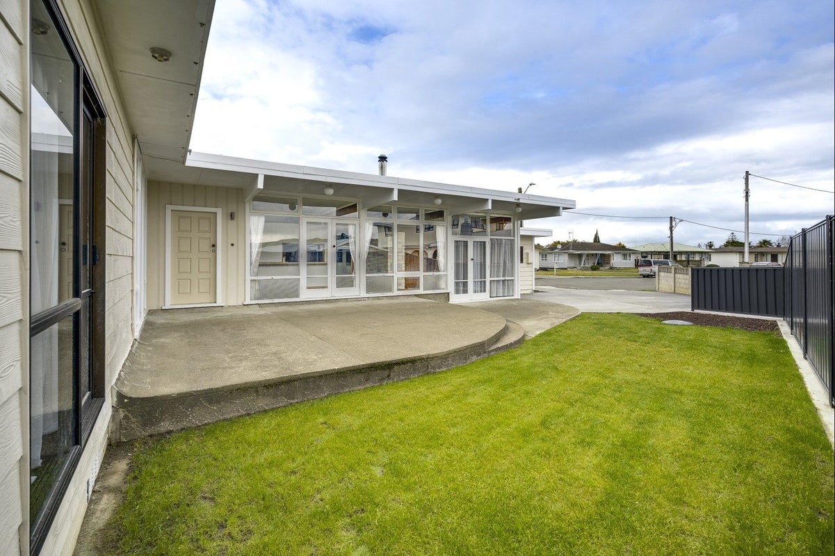 24 Windsor Terrace, Taradale, Napier, Hawke's Bay - Carousel 20